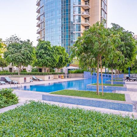 Stylish Apartment With Partial Burj Khalifa View Dubai Exterior foto